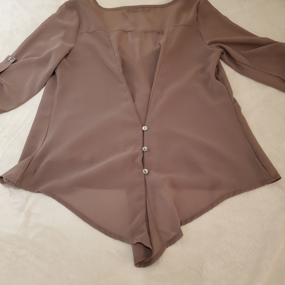 Cream/tan color blouse - Picture 3 of 3